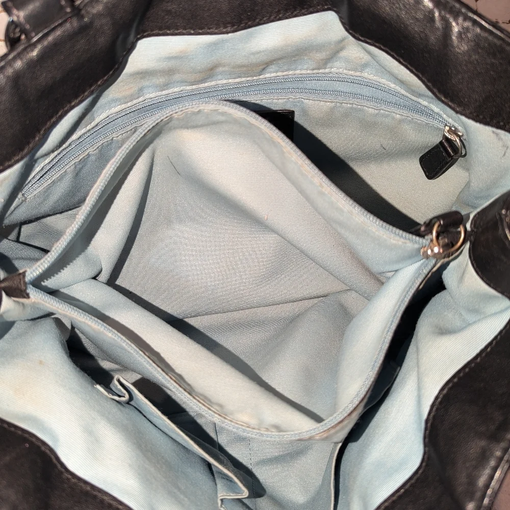 Y2K Coach Soho  Black  Leather Bag with its tag